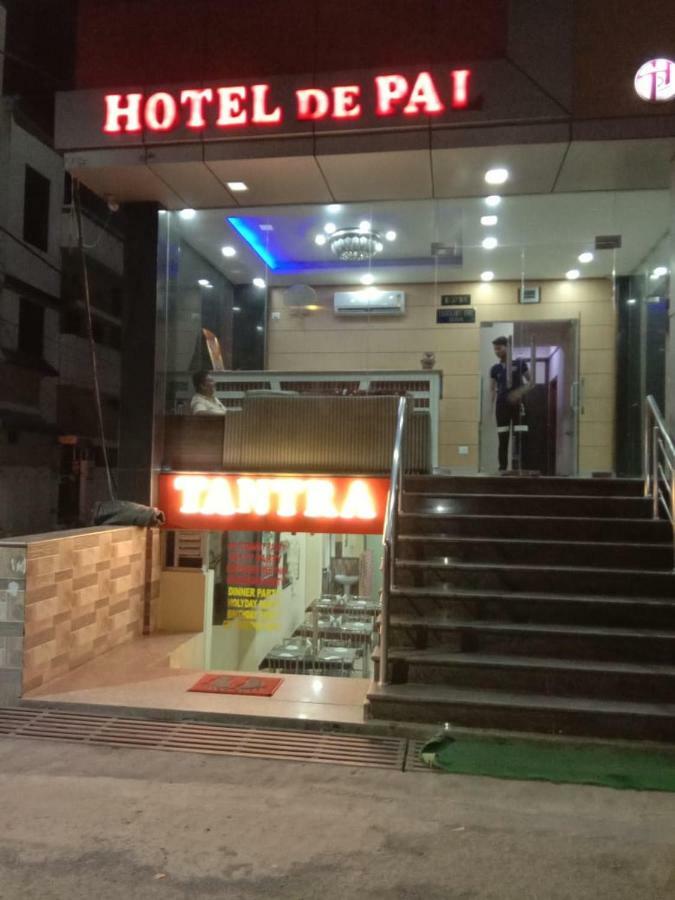 Adb Rooms Hotel De Pal Varanasi Exterior photo