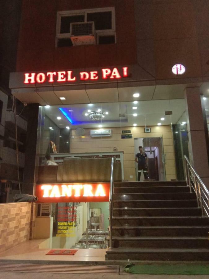 Adb Rooms Hotel De Pal Varanasi Exterior photo